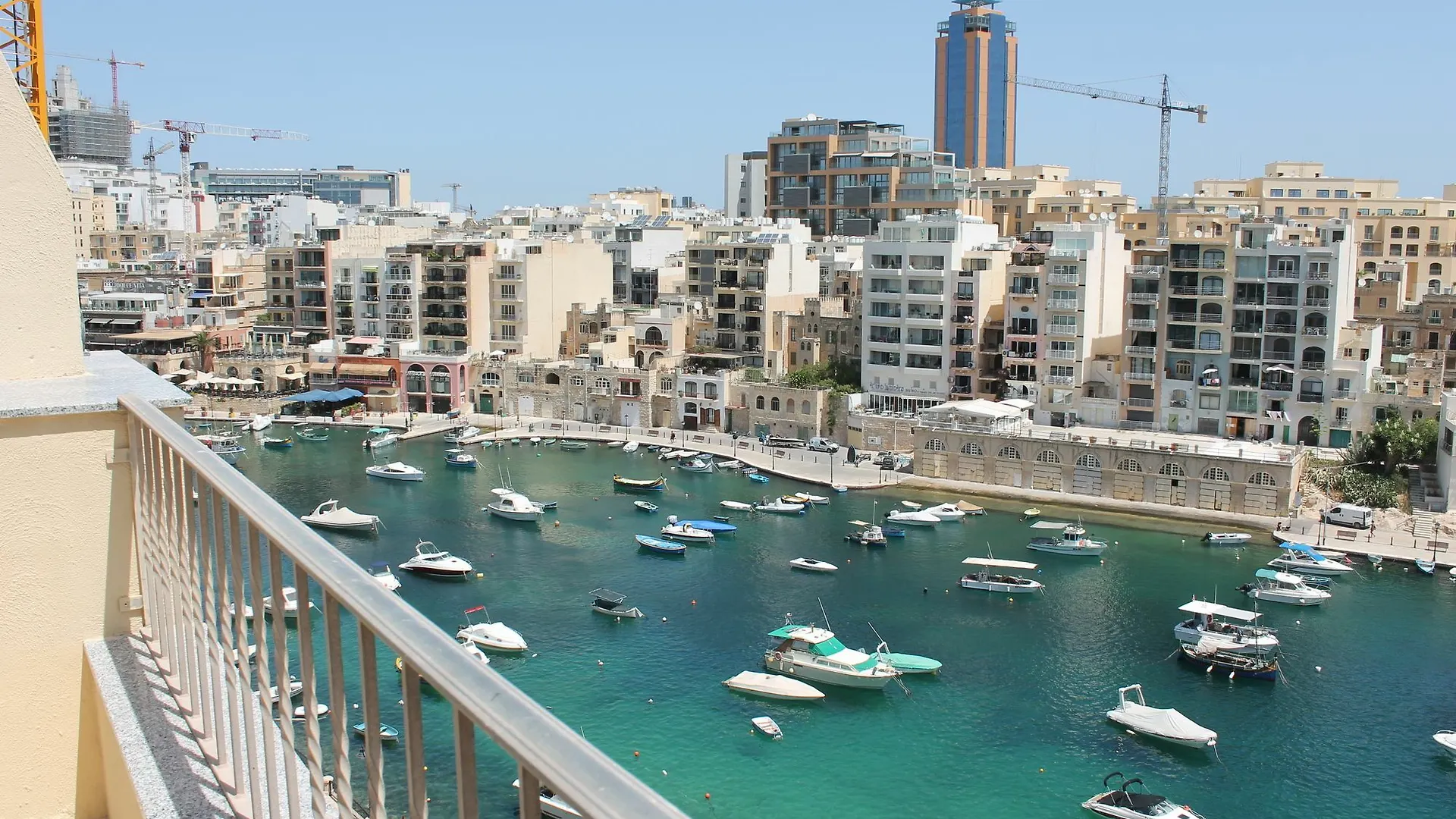 Saint Julian's Morina Penthouse 아파트 몰타